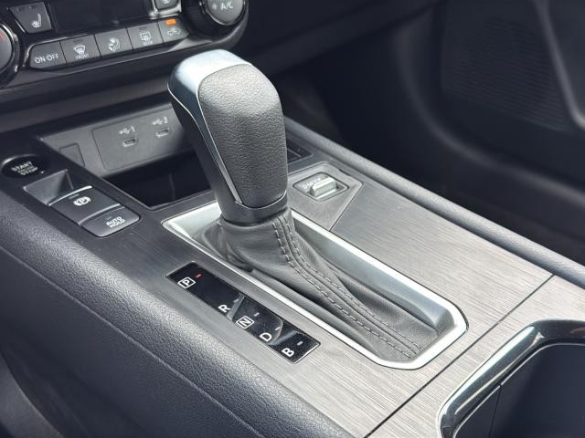 Nissan Kicks Vehicle Full-screen Gallery Image 36