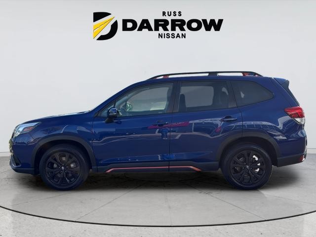 Subaru Forester Vehicle Full-screen Gallery Image 2