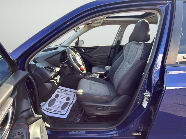 Subaru Forester Vehicle Full-screen Gallery Image 10