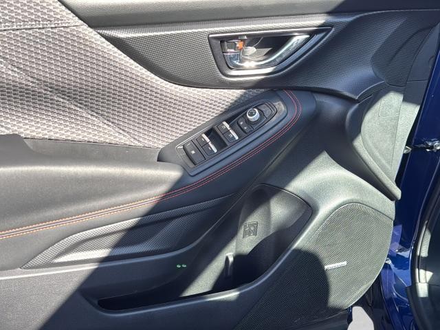 Subaru Forester Vehicle Full-screen Gallery Image 23