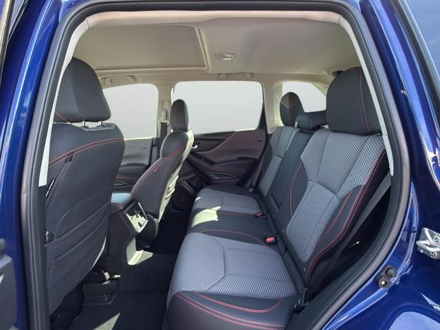Subaru Forester Vehicle Full-screen Gallery Image 26