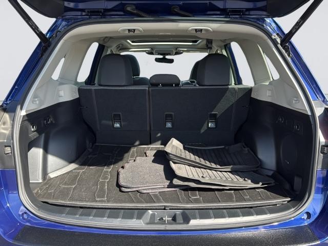 Subaru Forester Vehicle Full-screen Gallery Image 34