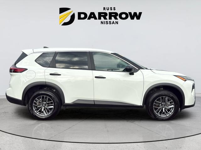 Nissan Rogue Vehicle Full-screen Gallery Image 6