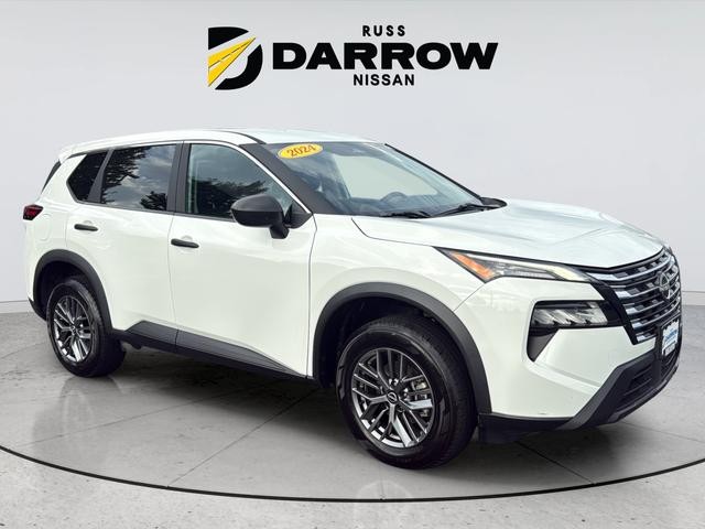 Nissan Rogue Vehicle Full-screen Gallery Image 7