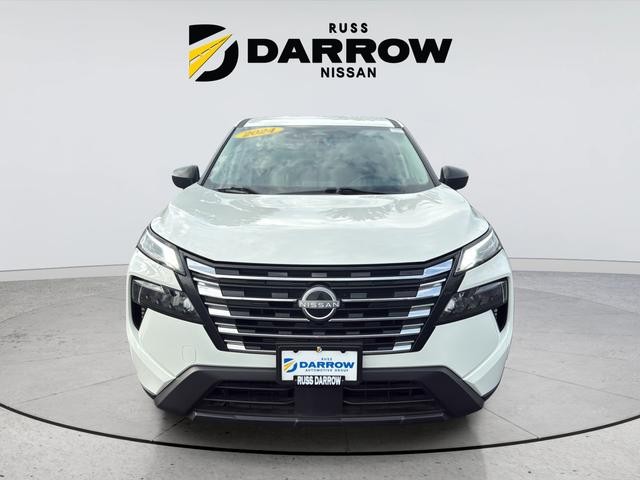 Nissan Rogue Vehicle Full-screen Gallery Image 8