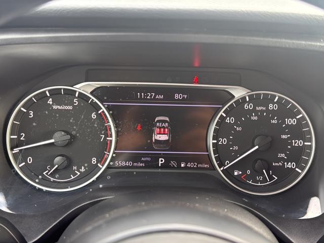 Nissan Rogue Vehicle Full-screen Gallery Image 12