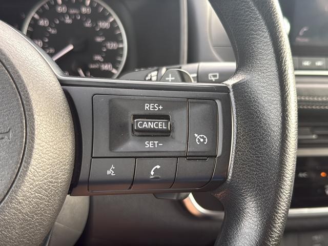 Nissan Rogue Vehicle Full-screen Gallery Image 17