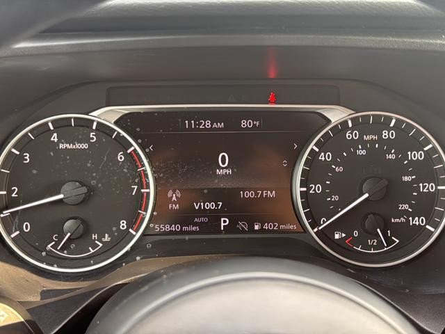 Nissan Rogue Vehicle Full-screen Gallery Image 23