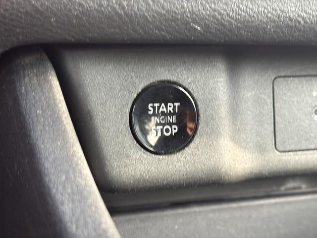 Nissan Rogue Vehicle Full-screen Gallery Image 33