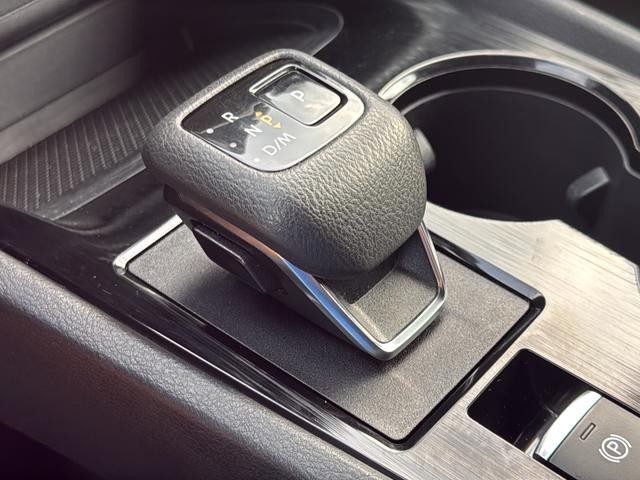 Nissan Rogue Vehicle Full-screen Gallery Image 37