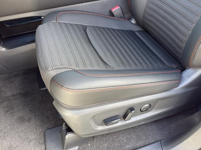 Nissan Pathfinder Vehicle Full-screen Gallery Image 18
