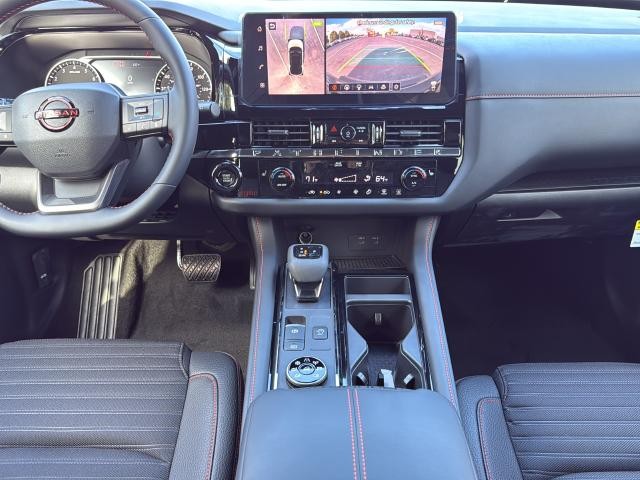 Nissan Pathfinder Vehicle Full-screen Gallery Image 20
