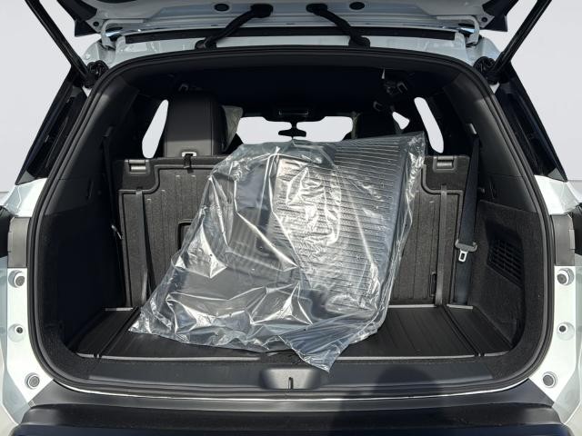 Nissan Pathfinder Vehicle Full-screen Gallery Image 32