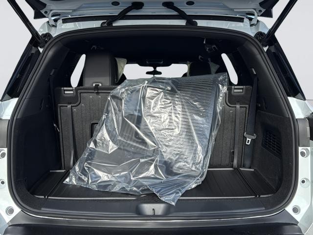 Nissan Pathfinder Vehicle Full-screen Gallery Image 35