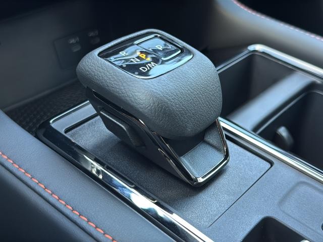 Nissan Pathfinder Vehicle Full-screen Gallery Image 37