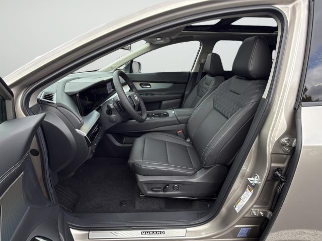 Nissan Murano Vehicle Full-screen Gallery Image 10