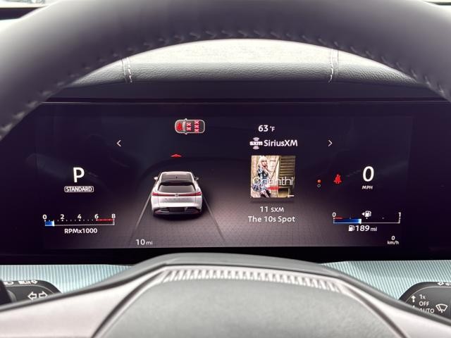 Nissan Murano Vehicle Full-screen Gallery Image 12