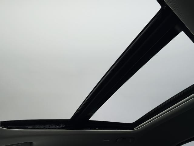 Nissan Murano Vehicle Full-screen Gallery Image 18