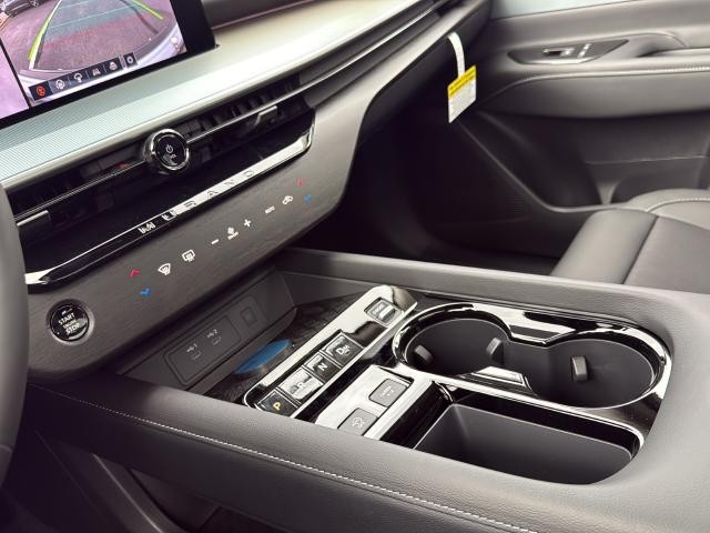 Nissan Murano Vehicle Full-screen Gallery Image 21