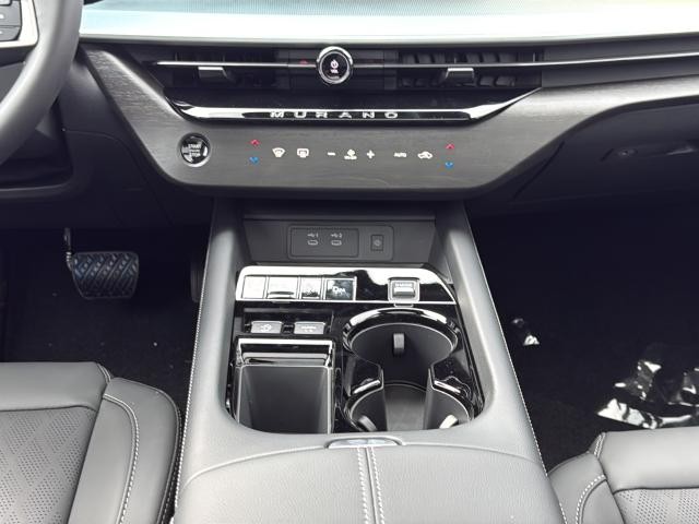 Nissan Murano Vehicle Full-screen Gallery Image 28