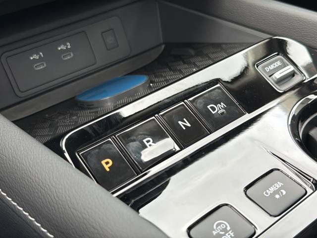 Nissan Murano Vehicle Full-screen Gallery Image 35