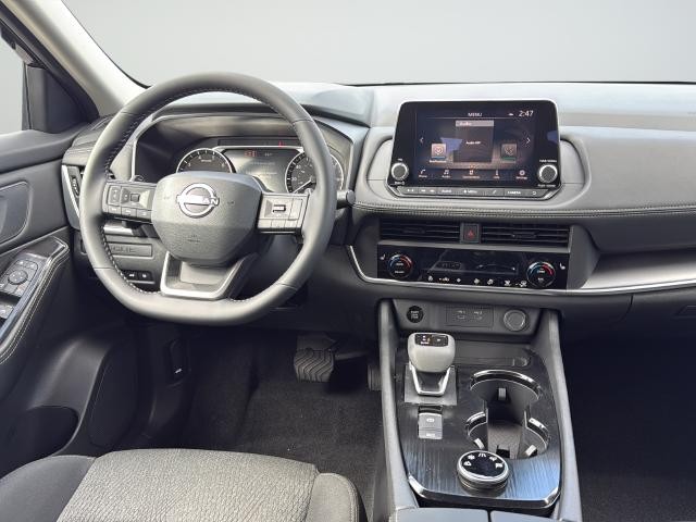 Nissan Rogue Vehicle Full-screen Gallery Image 11
