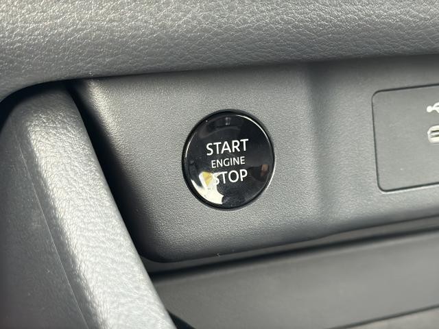 Nissan Rogue Vehicle Full-screen Gallery Image 13