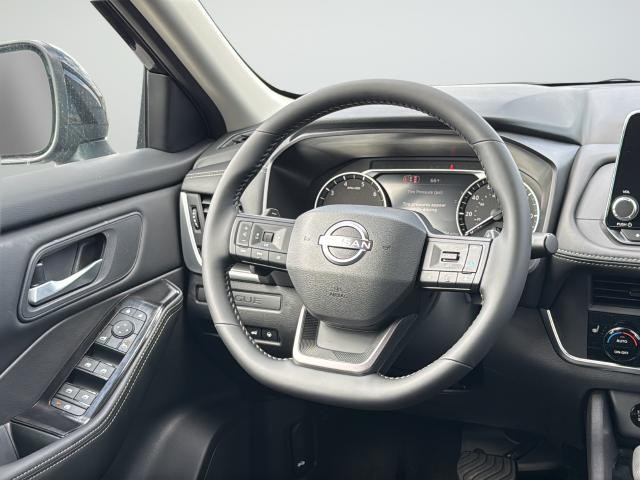 Nissan Rogue Vehicle Full-screen Gallery Image 38