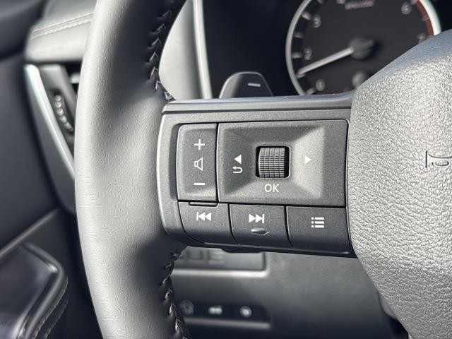 Nissan Rogue Vehicle Full-screen Gallery Image 39