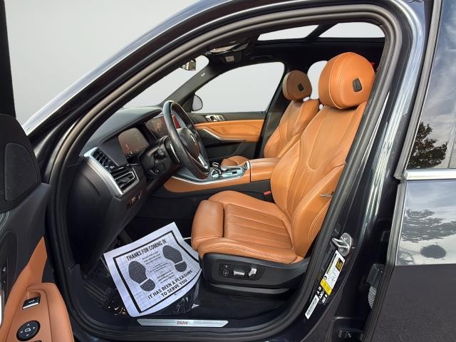 BMW X5 Vehicle Full-screen Gallery Image 10
