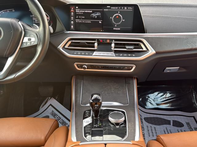 BMW X5 Vehicle Full-screen Gallery Image 20