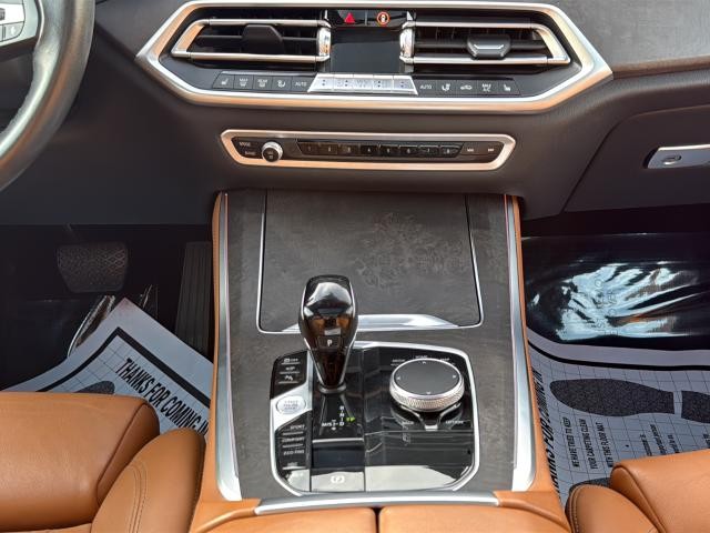 BMW X5 Vehicle Full-screen Gallery Image 29