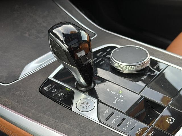 BMW X5 Vehicle Full-screen Gallery Image 40