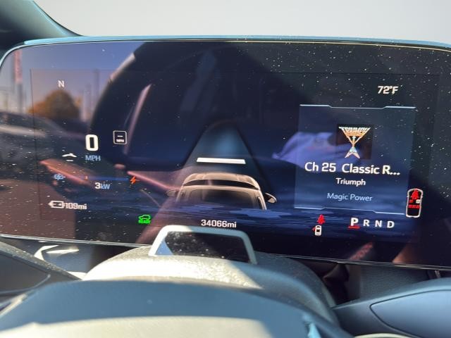 Chevrolet Equinox EV Vehicle Full-screen Gallery Image 12