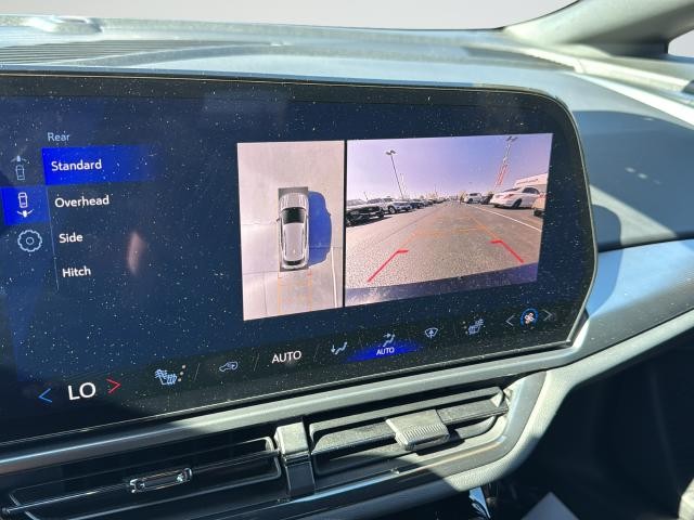 Chevrolet Equinox EV Vehicle Full-screen Gallery Image 15