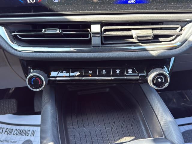 Chevrolet Equinox EV Vehicle Full-screen Gallery Image 21