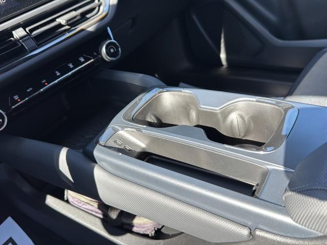 Chevrolet Equinox EV Vehicle Full-screen Gallery Image 22