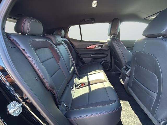 Chevrolet Equinox EV Vehicle Full-screen Gallery Image 24