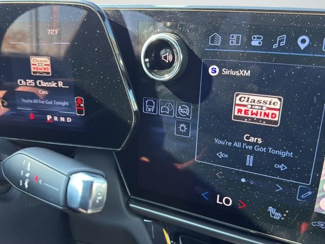 Chevrolet Equinox EV Vehicle Full-screen Gallery Image 32