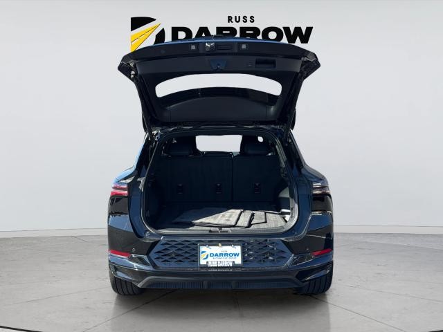 Chevrolet Equinox EV Vehicle Full-screen Gallery Image 34