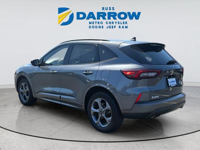 Ford Escape Vehicle Full-screen Gallery Image 3