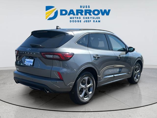 Ford Escape Vehicle Full-screen Gallery Image 5