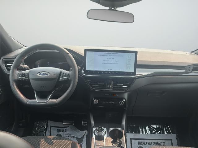 Ford Escape Vehicle Full-screen Gallery Image 9