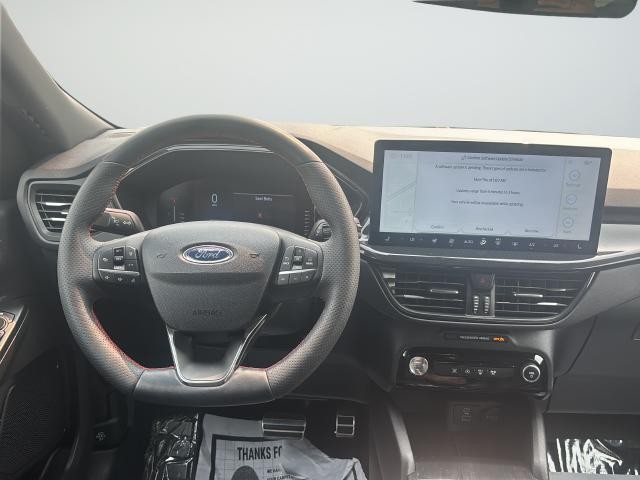 Ford Escape Vehicle Full-screen Gallery Image 11
