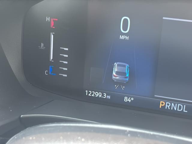 Ford Escape Vehicle Full-screen Gallery Image 12