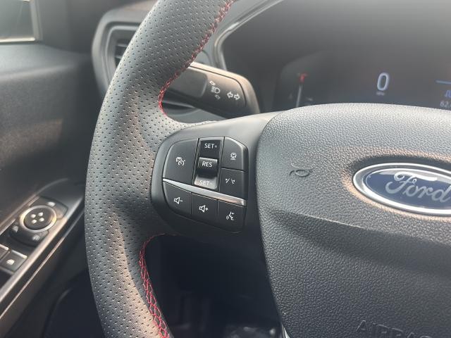 Ford Escape Vehicle Full-screen Gallery Image 16
