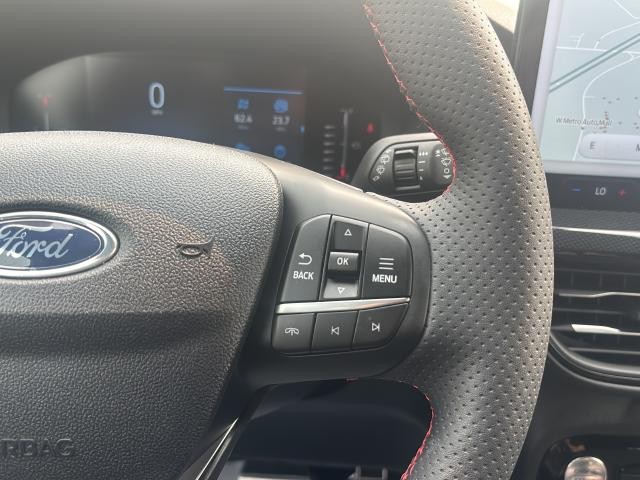 Ford Escape Vehicle Full-screen Gallery Image 17