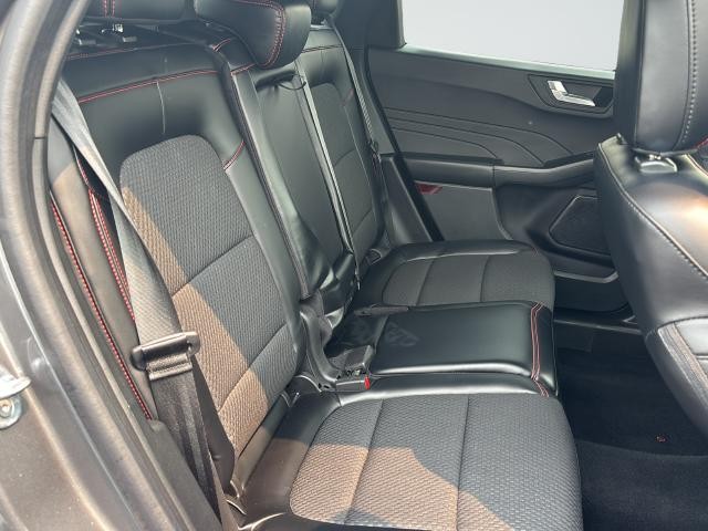 Ford Escape Vehicle Full-screen Gallery Image 25