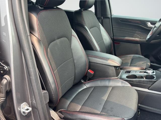 Ford Escape Vehicle Full-screen Gallery Image 26