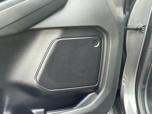 Ford Escape Vehicle Full-screen Gallery Image 31